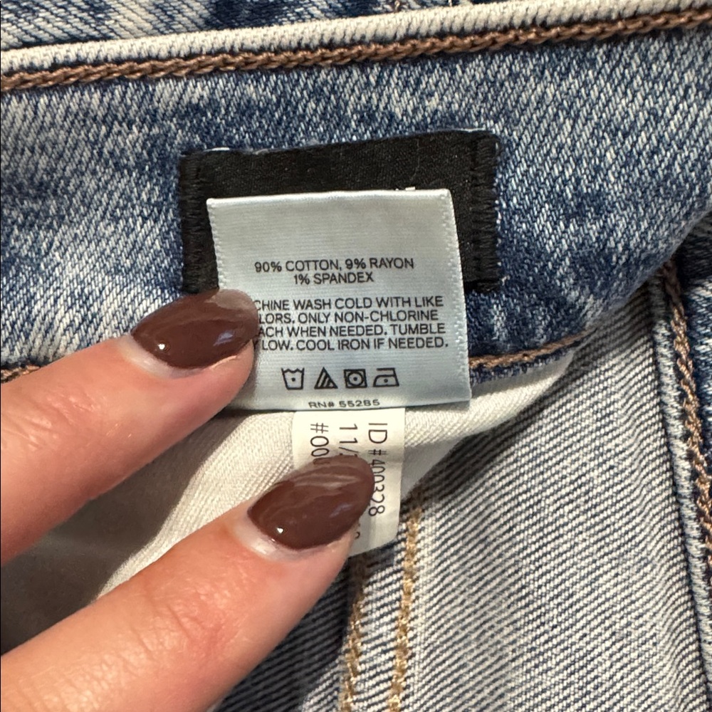 NWT Straight Ankle High Rise Express Distressed Light Wash Jeans - 8R - Picture 5 of 5